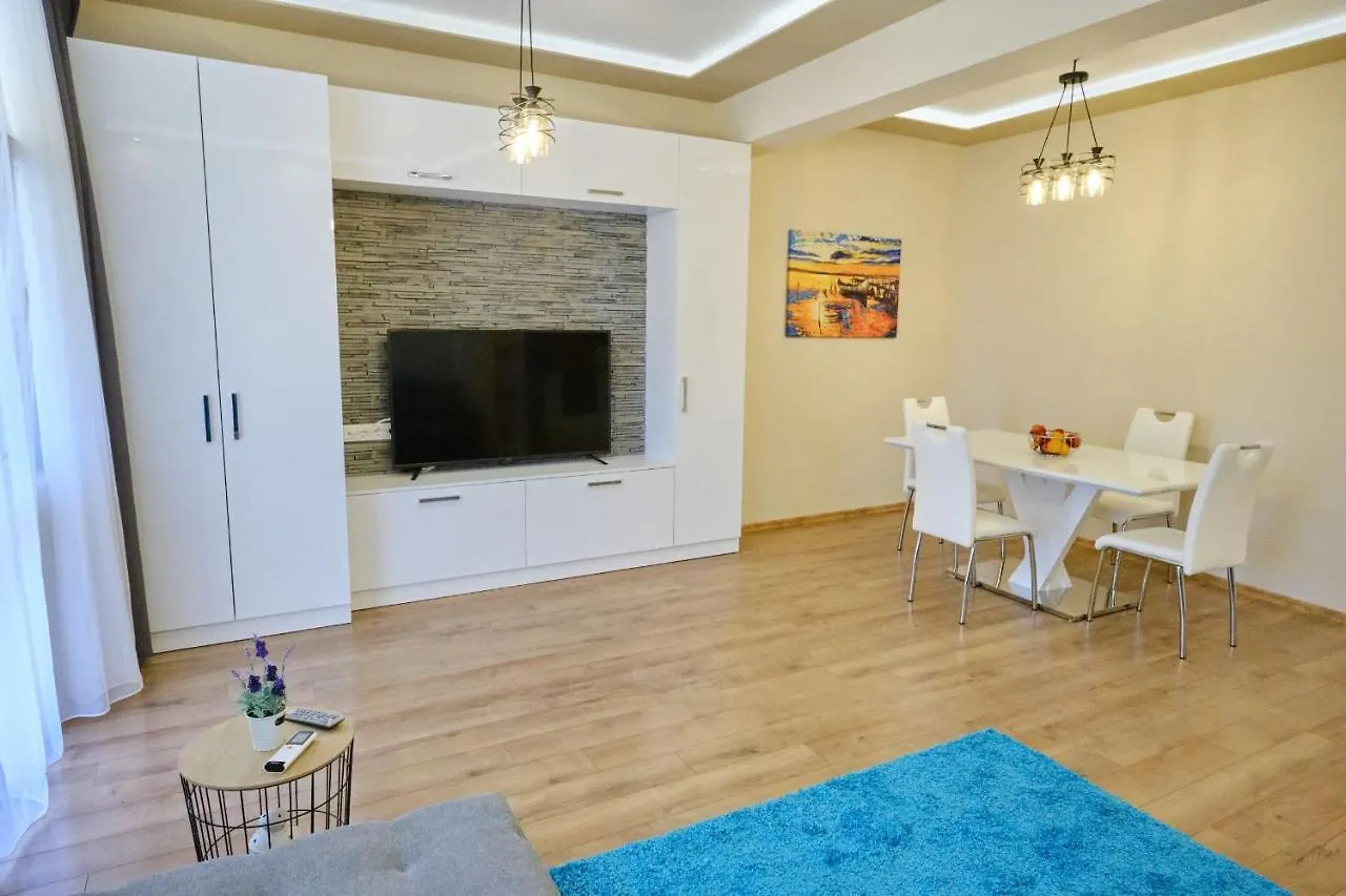 Luxury Nevena Apartment - Bogoridi Super Centre Burgas 0*,